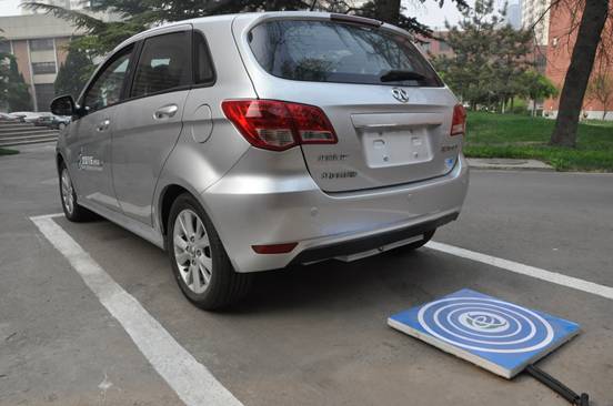 車企扎推研發無線充電技術 助推電動車搶占市場 車企扎推研發無線充電技術 助推電動車搶占市場