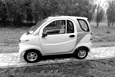 老年代步車無國標(biāo)無牌照無監(jiān)管 “裸奔”何時(shí)終結(jié)? 老年代步車無國標(biāo)無牌照無監(jiān)管 “裸奔”何時(shí)終結(jié)?