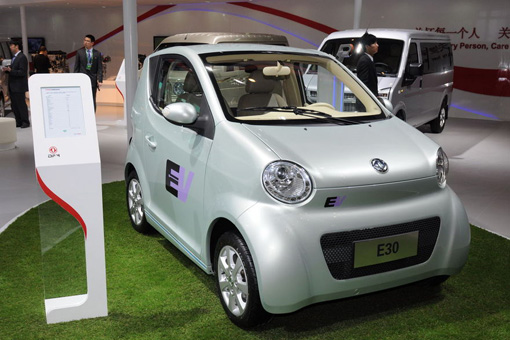 武漢年內再增800臺新能源公交車 首用雙租賃模式 武漢年內再增800臺新能源公交車 首用雙租賃模式