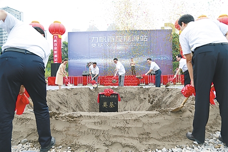 拓土新能源汽車(chē)電源 尹明善要做“中石油”