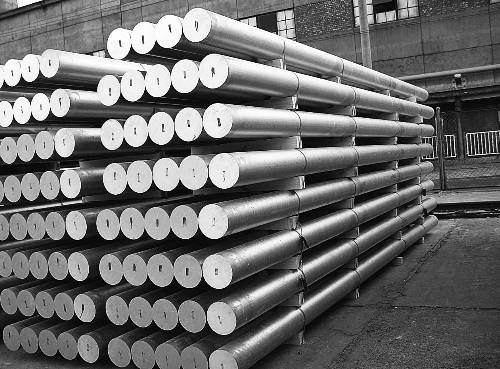 電解鋁產(chǎn)能過剩 骨干企業(yè)將關(guān)閉產(chǎn)能約240萬噸