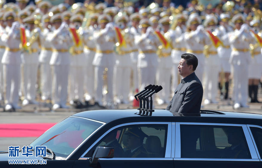 勝利日大閱兵：習(xí)近平坐國產(chǎn)紅旗車檢閱部隊 