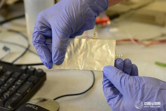 明陽集團與斯坦福教授簽訂合作協議 推動鋁電池產業化 明陽集團與斯坦福教授簽訂合作協議 推動鋁電池產業化