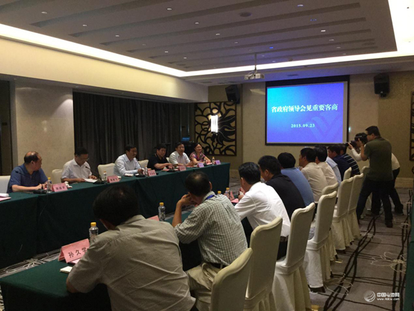 沒有充電樁也能跑 配移動(dòng)充電車20分鐘可充80度電