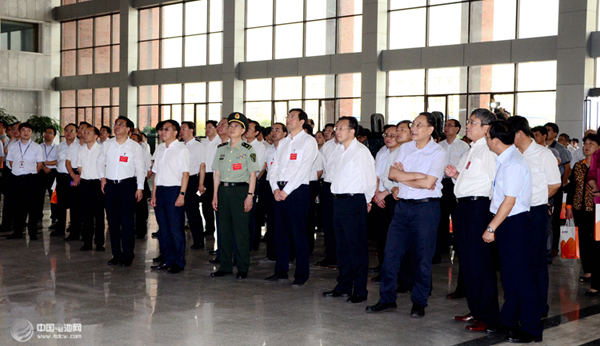 圖為考察團(tuán)正在聽取國軒高科生產(chǎn)經(jīng)營情況介紹 圖為考察團(tuán)正在聽取國軒高科生產(chǎn)經(jīng)營情況介紹