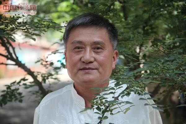 伯恩光學控制人楊建文