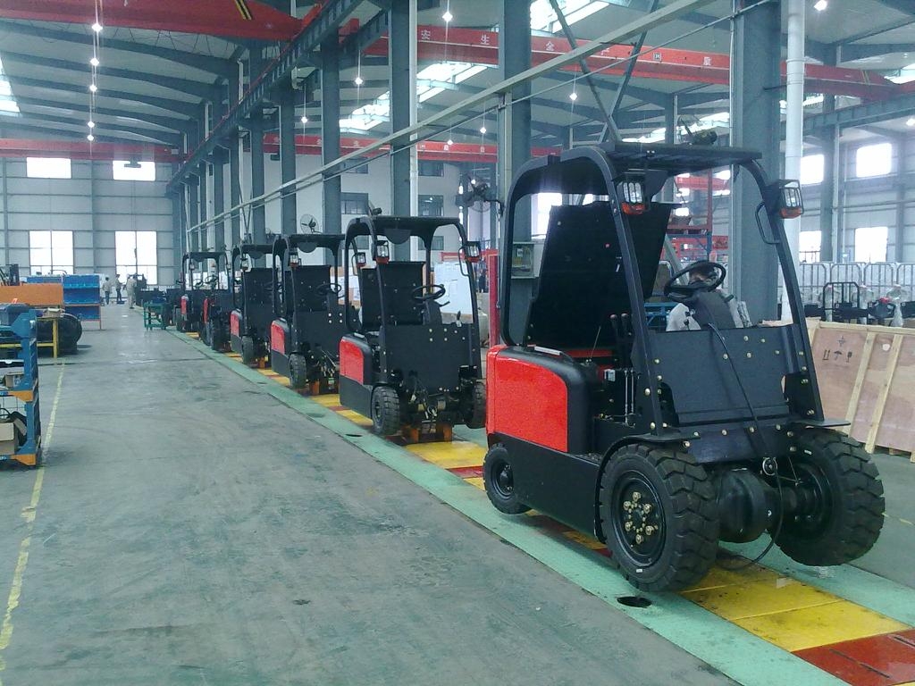 電動叉車蓄電池轉(zhuǎn)型之路 電池瓶頸如何突破？