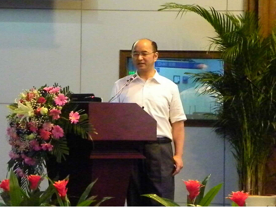 黃云輝:磷酸鐵鋰能量密度提升空間大 2元時(shí)代將至 黃云輝:磷酸鐵鋰能量密度提升空間大 2元時(shí)代將至