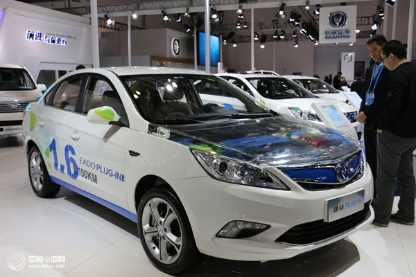 上汽集團亮相2015年節能與新能源汽車產業發展成果展
