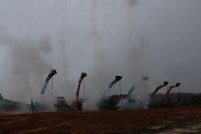 河北躍迪日產(chǎn)300萬Ah動力鋰電池項目在河北龍陵開工