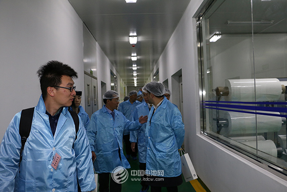 第三屆鋰電“達(dá)沃斯”論壇嘉賓參觀武漢黃陂新材料新能源產(chǎn)業(yè)園
