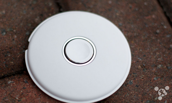 蘋果首款無線充電基座上市再遐想  iPhone會有嗎？