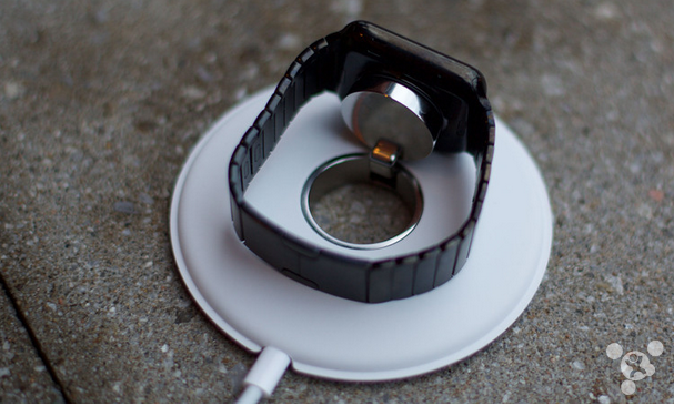 蘋果首款無線充電基座上市再遐想  iPhone會有嗎？