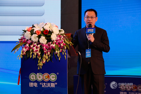 億緯鋰能鋰動力電池事業部副總經理黃紅良博士