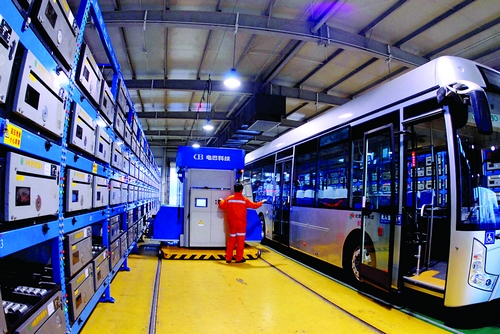 中汽協(xié)許艷華：關(guān)注新能源汽車安全隱患問(wèn)題