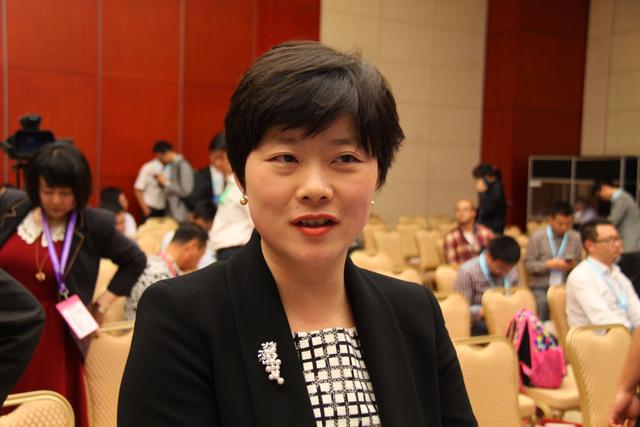 騰勢美女CEO嚴(yán)琛