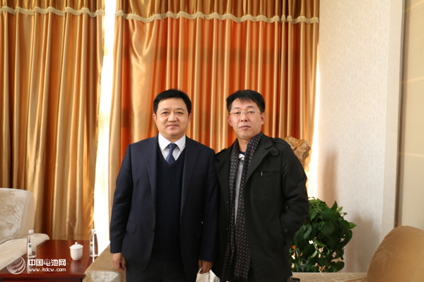 國軒高科總裁方建華（左）接受中國電池網(wǎng)創(chuàng)始人/CEO、鋰電“達沃斯”秘書長專訪