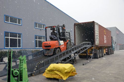 山東金潮電池烏干達(dá)外分廠項目進(jìn)入設(shè)備安裝調(diào)試階段