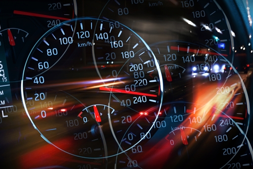 從幾毫伏到數英里：電池管理IC 如何影響汽車性能