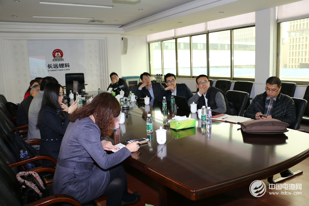 調研團在湖南長遠鋰科與副總經理周友元座談、交流