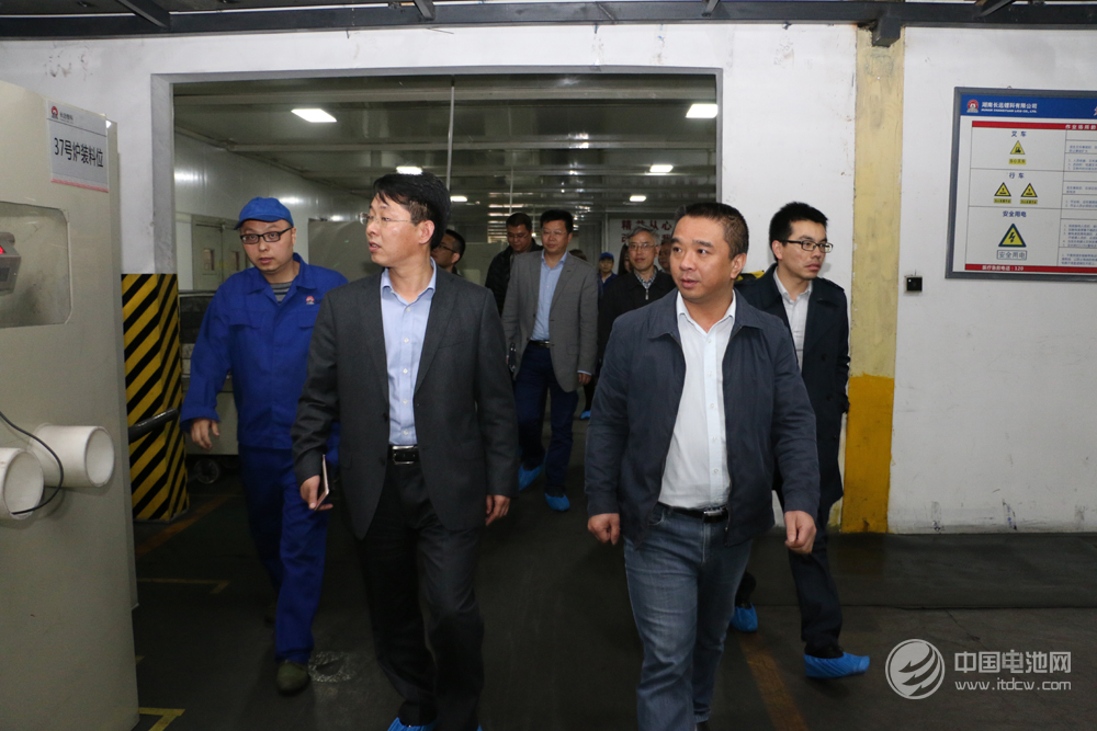 調研團參觀金瑞科技生產車間