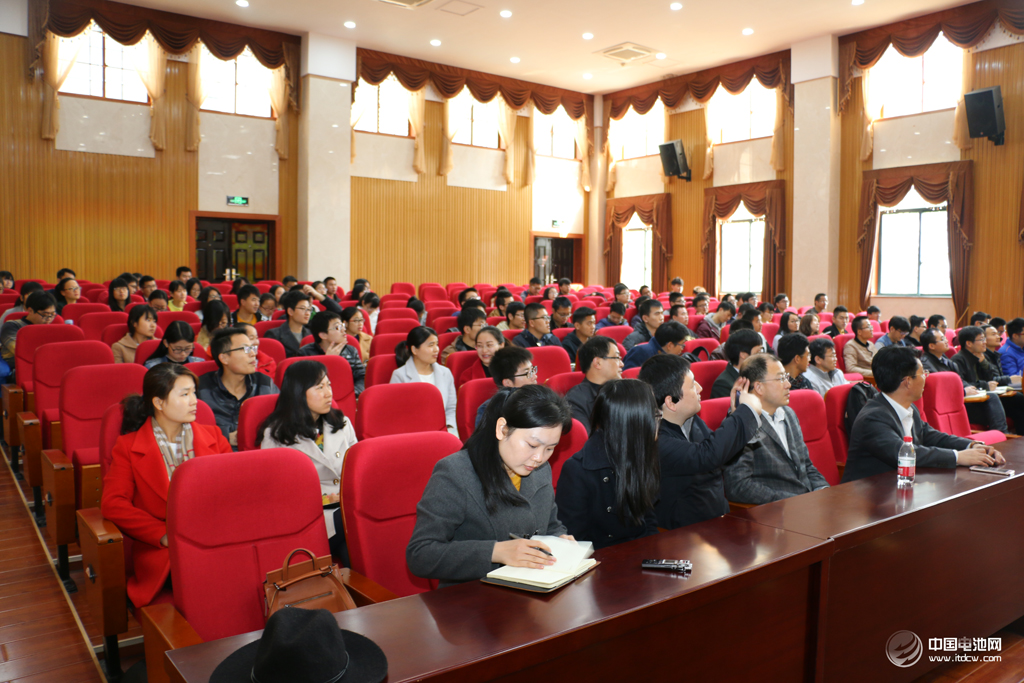 鋰電新能源產(chǎn)業(yè)鏈調(diào)研團(tuán)一行在中南大學(xué)做專題報告 鋰電新能源產(chǎn)業(yè)鏈調(diào)研團(tuán)一行在中南大學(xué)做專題報告