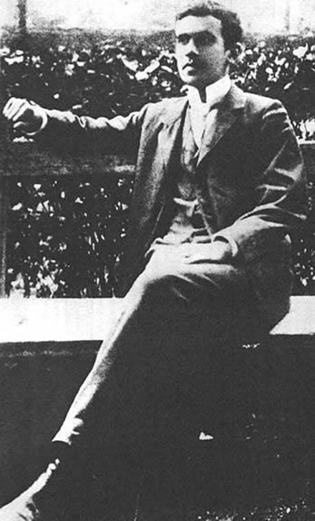 科技史上的4月3日 科學家發明水電池