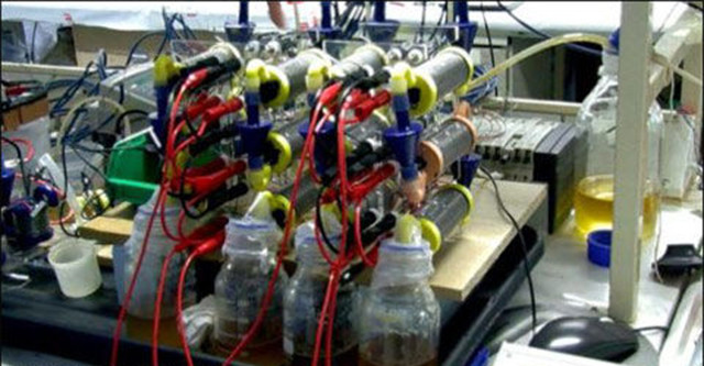 科技史上的4月3日 科學家發明水電池