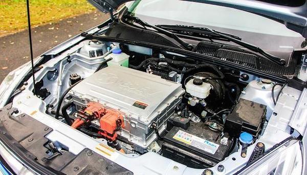 電動(dòng)車爆發(fā)最大贏家：碳酸鋰企業(yè)利潤(rùn)同增超八倍