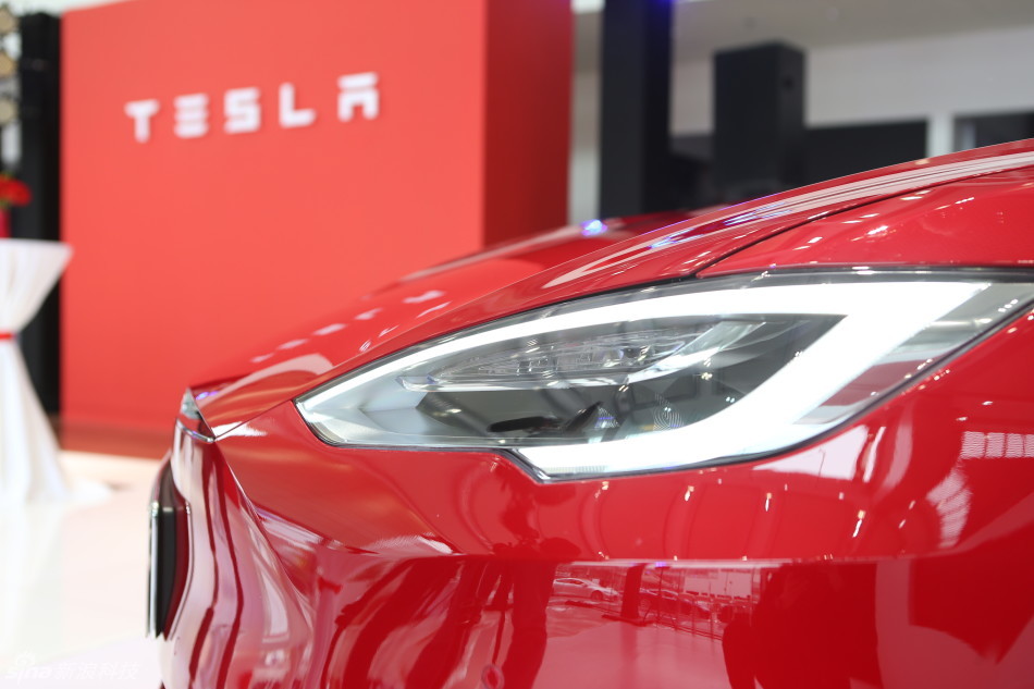 特斯拉新版Model S亮相：在中國(guó)防霧霾？改進(jìn)外觀