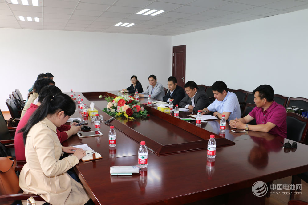 公司領導與調研團一行座談交流