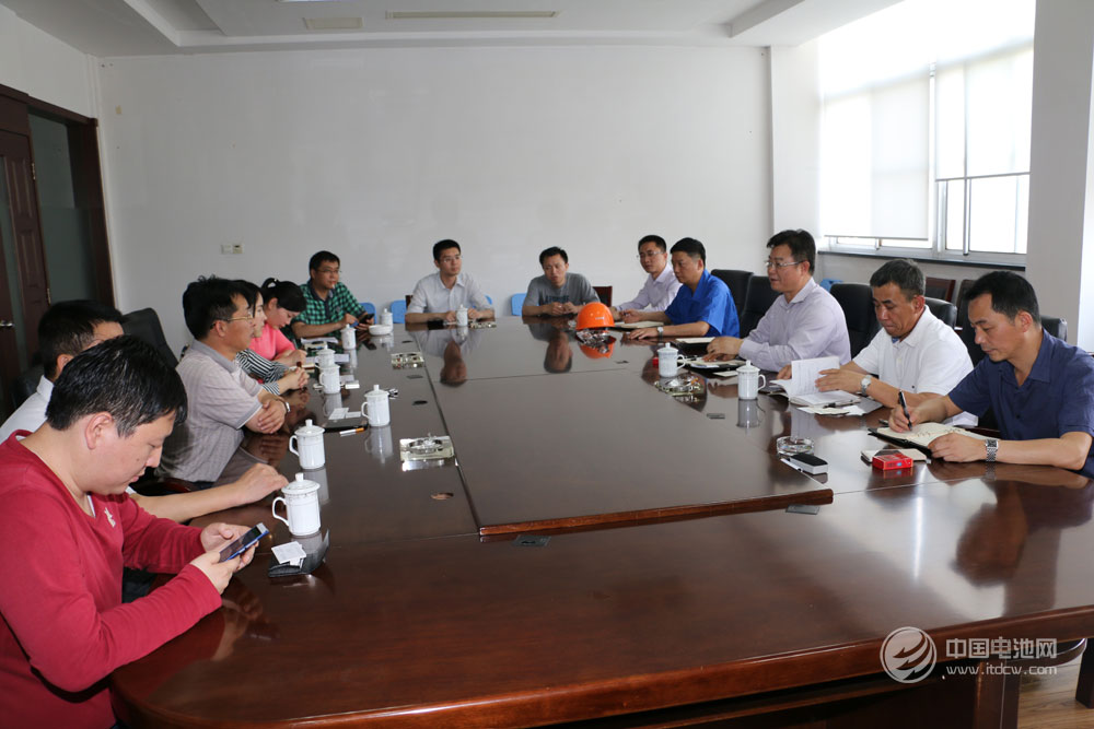 企業相關領導與調研團一行座談交流