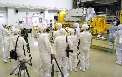 國際空間站將采用日本產電池 日宇航機構展示裝載過程 國際空間站將采用日本產電池 日宇航機構展示裝載過程