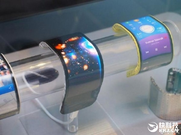 屏幕主板電池都能彎曲！聯想展示真正柔性手機