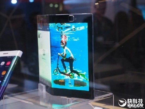 屏幕主板電池都能彎曲！聯想展示真正柔性手機