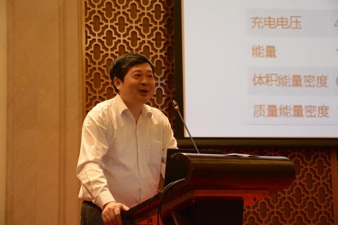 中科院物理研究所研究員 黃學(xué)杰