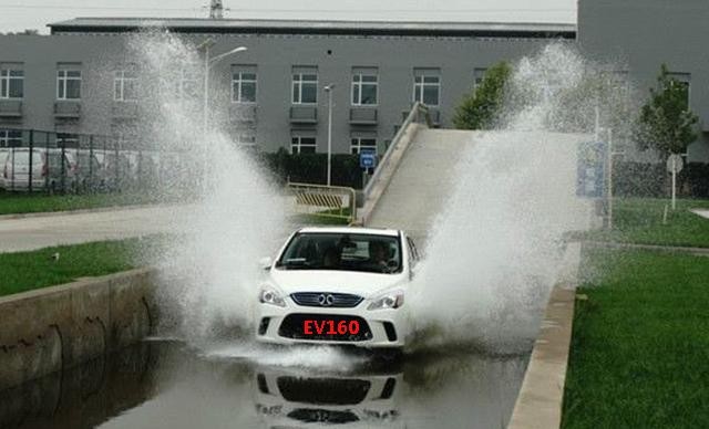 電動汽車經得起暴雨考驗嗎？涉水有標準規范