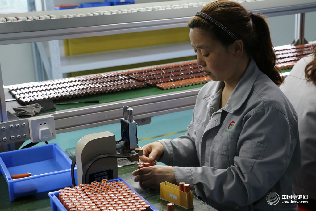 電芯企業(yè)產(chǎn)能擴張持續(xù) 3家鋰電設(shè)備企業(yè)中期業(yè)績預喜