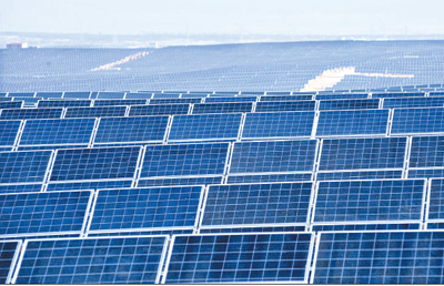 中民投在寧夏鹽池縣投資建設(shè)的新能源綜合示范區(qū)項(xiàng)目。 中民投在寧夏鹽池縣投資建設(shè)的新能源綜合示范區(qū)項(xiàng)目。