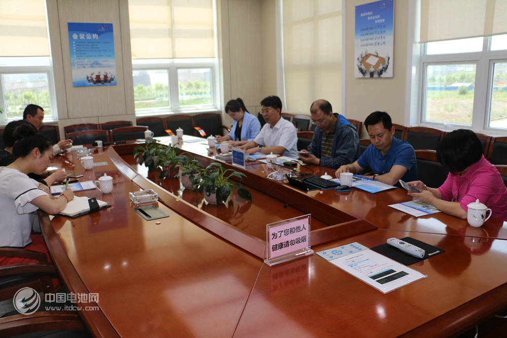 青海時(shí)代新能源相關(guān)領(lǐng)導(dǎo)與調(diào)研團(tuán)一行座談交流