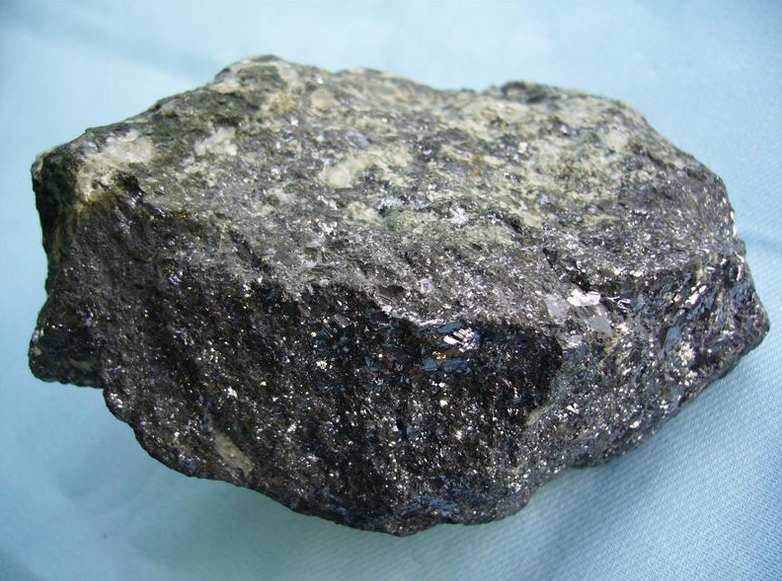 鉛鋅景氣度有所回升 精礦供應略顯緊張