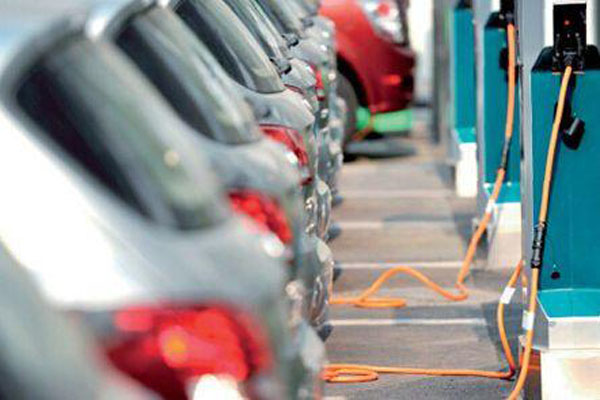 北京今年新能源車號牌本月將領完 明年補貼下調(diào)