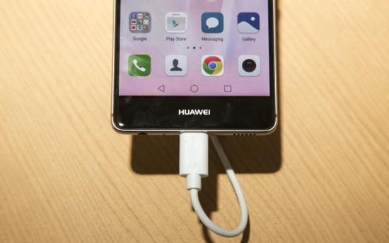 新型電池最早明年應(yīng)用 或讓手機(jī)續(xù)航延長(zhǎng)一倍