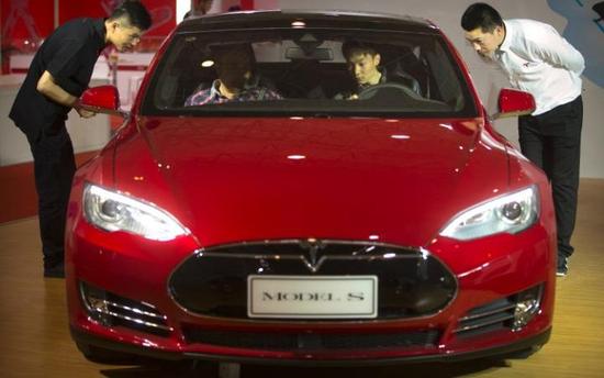 新型電池最早明年應(yīng)用 或讓手機(jī)續(xù)航延長(zhǎng)一倍