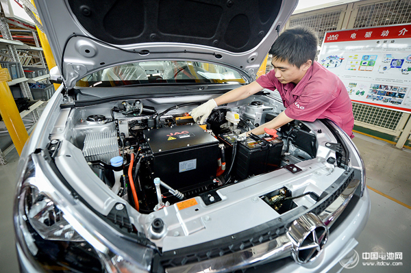 江淮汽車以中高端破局 新能源、商乘車并舉沖擊百萬輛