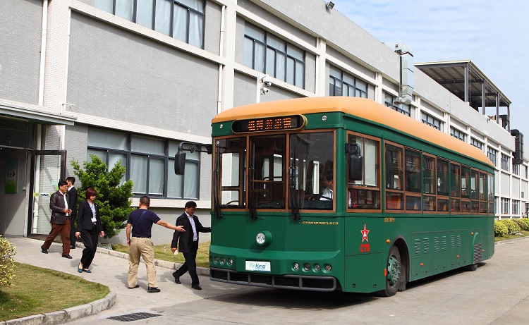 湖南常寧市市委書(shū)記劉達(dá)祥 市長(zhǎng)吳樂(lè)勝一行蒞臨銀隆新能源參觀