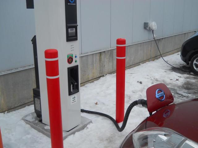 同樣是電動汽車 怎么一到冬天續(xù)航就慫了