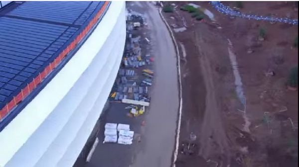 蘋果Campus 2 飛船總部4K無人機捕捉禮堂鏡頭