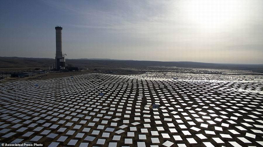以色列最新沙漠310兆瓦發電站 由五萬太陽能鏡面構成