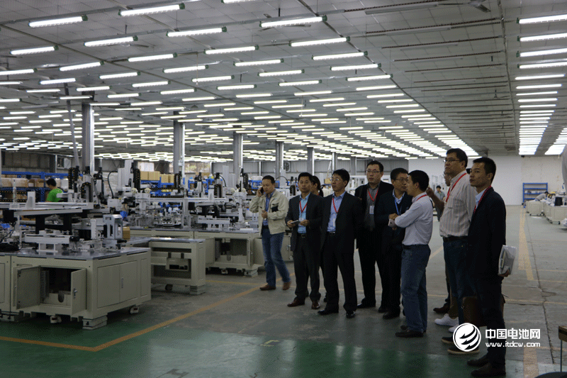 調研團一行參觀聯贏激光生產車間